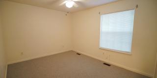3 Bed / 2 Bath END Unit Townhome in Popular Westridge! Gallery 18