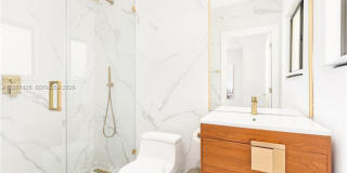 5736 La Gorce Dr, Miami Beach, FL 33140 Gallery 27
