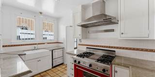 537 N Poinsettia Pl Gallery 7