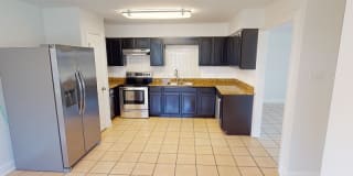 501 E. Genie Street Gallery 1