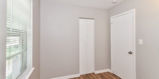 6 Castle Court Gallery 8