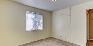 Charming 2-Bedroom Home with Spacious Backyard & Great Location Gallery 6