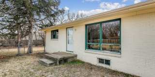 2 bedroom duplex with bonus room Gallery 12