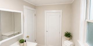 Beautifully Renovated 3 Bed / 1 Bath – Section 8 Welcome! Gallery 12