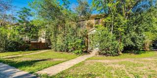 2 Bedroom house in West Campus Gallery 19