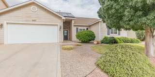 Inviting 4 Bed 2 Bath Home - Solar Panels & In The Golf Course Area! Gallery 1