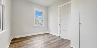Newly Renovated Duplex Gallery 17