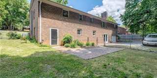 Room in 5 Bedroom Home at Kinnamon Rd Gallery 35