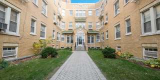 5957 W Madison St Gallery 24