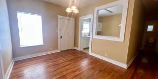**APPLICATION RECEIVED** **MOVE IN SPECIAL** Charming Highland Park Duplex — Cozy City Living in the Heart of San Antonio Gallery 6