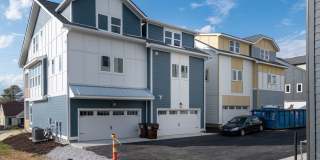 Beautiful Charlotte Park Townhome With Two Car Garage Gallery 47