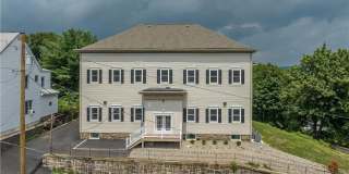 418 W Race Street unit: 7 Gallery 1