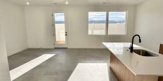 PET FRIENDLY!! HURRICANE TOWNHOME! Gallery 15
