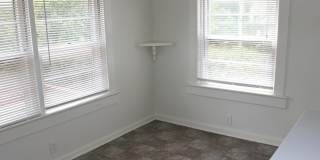 Lovely Cottage with Detached 2-Car Garage Gallery 9