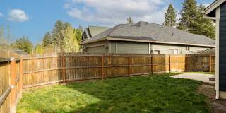 Cozy 3 Bed Home: New Carpet, Fully Fenced Yard & Near Old Mill Gallery 19