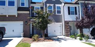3 Bedroom, 2.5 Bath Townhome located in Paddlers Cove! Gallery 1