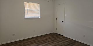2211 33rd Street Gallery 17
