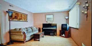 1733 Howe Lane Gallery 3