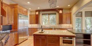 Stunning Mediterranean Oasis Minutes from Downtown Bellevue w/Lake Views! Gallery 11