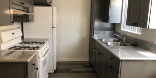 815 E Maple St Gallery 4