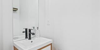 2424 Memorial Drive SE Gallery 27