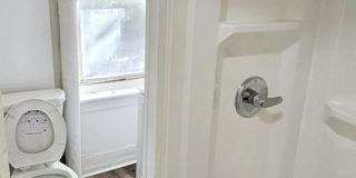 LARGE! NEWLY REMODELED 4 BEDROOM HOME 4 A STEAL!!! Gallery 13