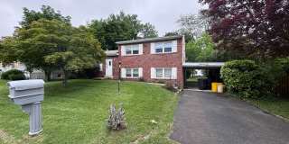 Spacious 7-Bedroom Home with Chalet Interior  Ample Parking – Ewing, NJ Gallery 1