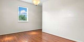 Spacious home with alot of yard space Gallery 18