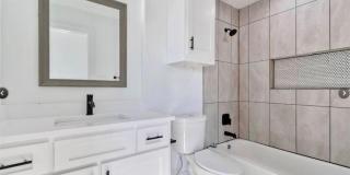 2113 Wright Street Gallery 5