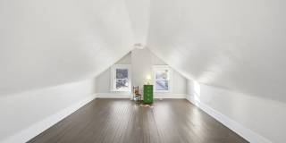 6+BR House on E. Lane – Central Campus – Newly Renovated + Free Parking – Flexible Move-In Gallery 18