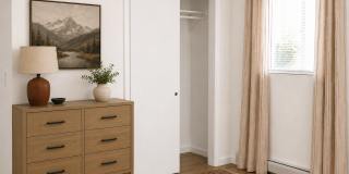 Bright & Spacious 2-Bedroom Residence Across from Berkeley Park Gallery 3
