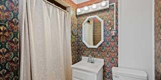 Stunning 3 bedroom home in McKees Rocks available May 15! Gallery 19