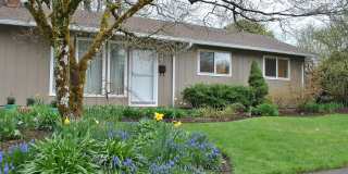Beautiful Single Level 3/2 Charming NW Corvallis Home Gallery 1