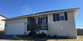 Spacious 3-Bedroom 2-Bathroom Home with Huge Fenced Yard in a Quiet Cul-de-Sac! Gallery 1