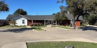 1910 W Henderson Street Gallery 1