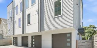 Modern 2 Bedroom with Rooftop Retreat and Garage Gallery 21