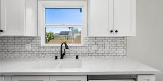 201 E 16th Street Gallery 15