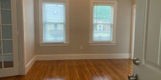 Spacious modern unit with great location in Southern Waltham available as early as 7/15/26 Gallery 3