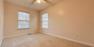 End-Unit 3BR Townhome Minutes to NCSU, Downtown & Crossroads Gallery 27