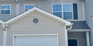 Lovely 3 Bedroom/2.5 Bath Town Home w/ Garage! Gallery 1