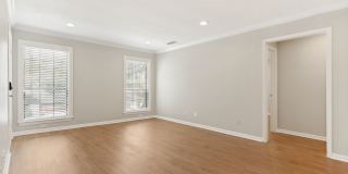 GROUND-FLOOR 2-BEDROOM ALAMO HEIGHTS CONDOMINIUM Gallery 4