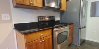 Spacious 2B/2B Main Level Condo With Garage NOW AVAILABLE Gallery 24