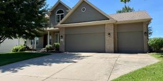 Spacious 4 Bed/4 Bath Home Gallery 1