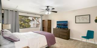 Beautifully Vista Upgraded Upstairs Corner Condo Gallery 33