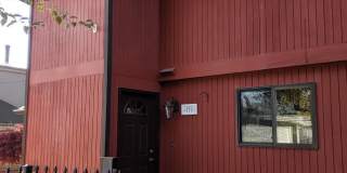 Cute 3 Bedroom, 1 Bath Duplex In Eugene! Gallery 1