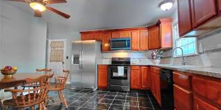 874 Hollyridge Drive Gallery 7