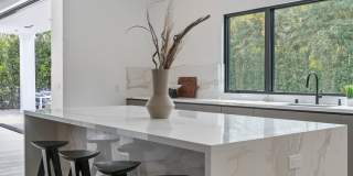 211 Veteran Ave Gallery 28