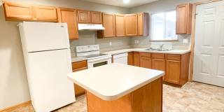 3 Bedroom  3 Bathroom Townhouse for Rent! Gallery 1