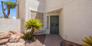 Bright & Spacious 4Bd Home with Vaulted Ceilings & Outdoor Kitchen Gallery 4