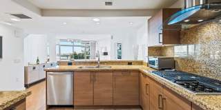 13650 Marina Pointe Dr Gallery 7